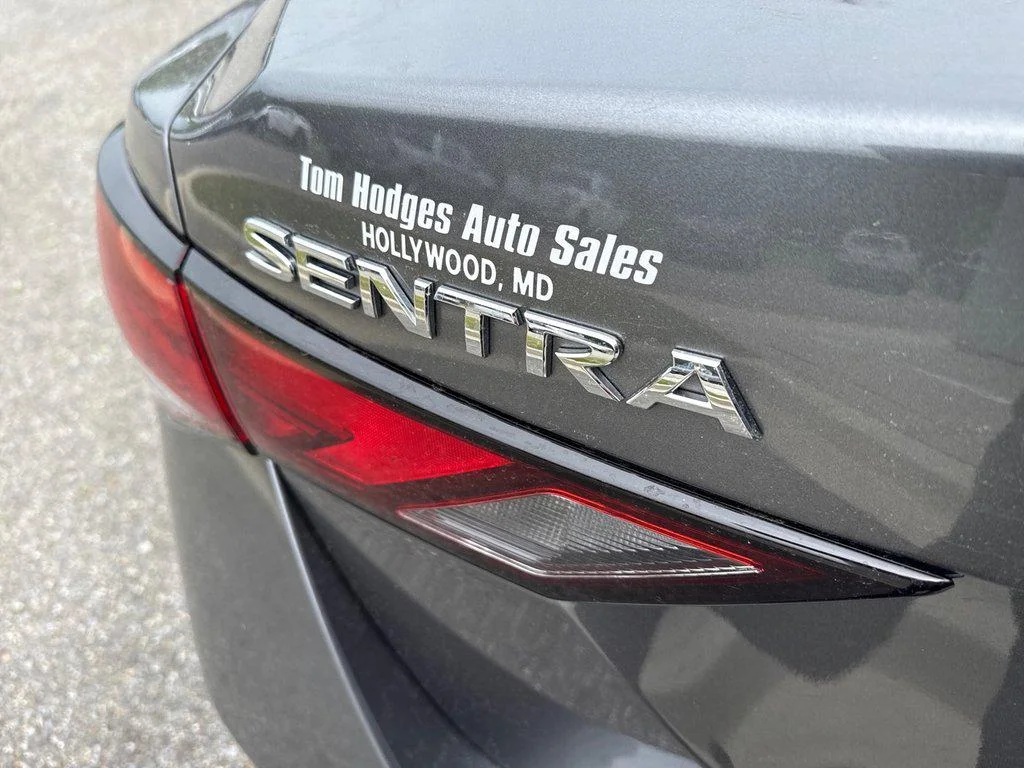 Used 2023 Gun Metallic Nissan SV CVT image 6