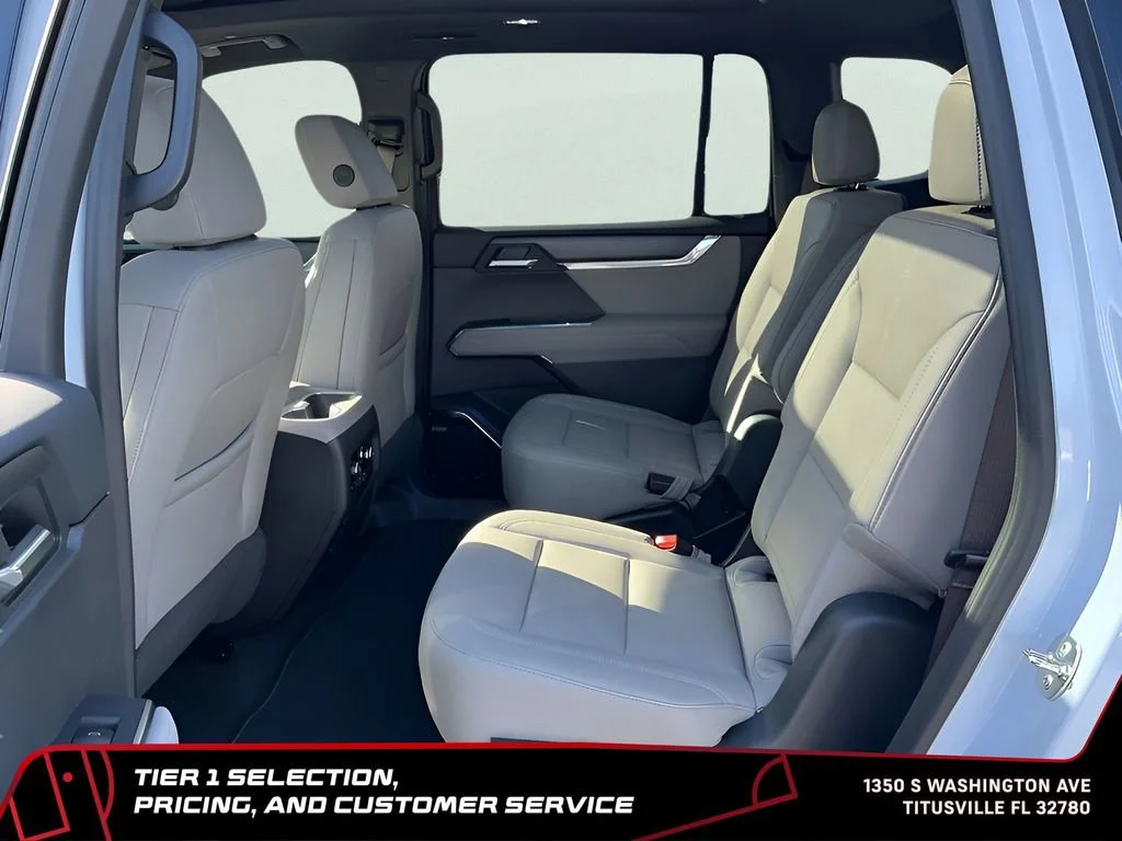 New 2026 Glacier White Tricoat GMC Elevation image 20