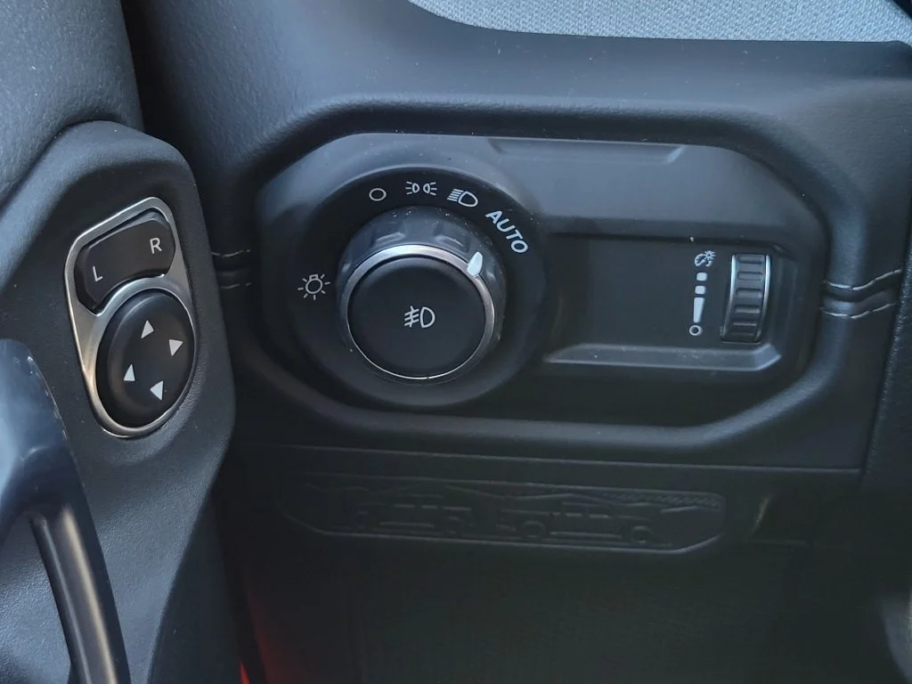 Used 2025 Red Jeep Sahara image 26
