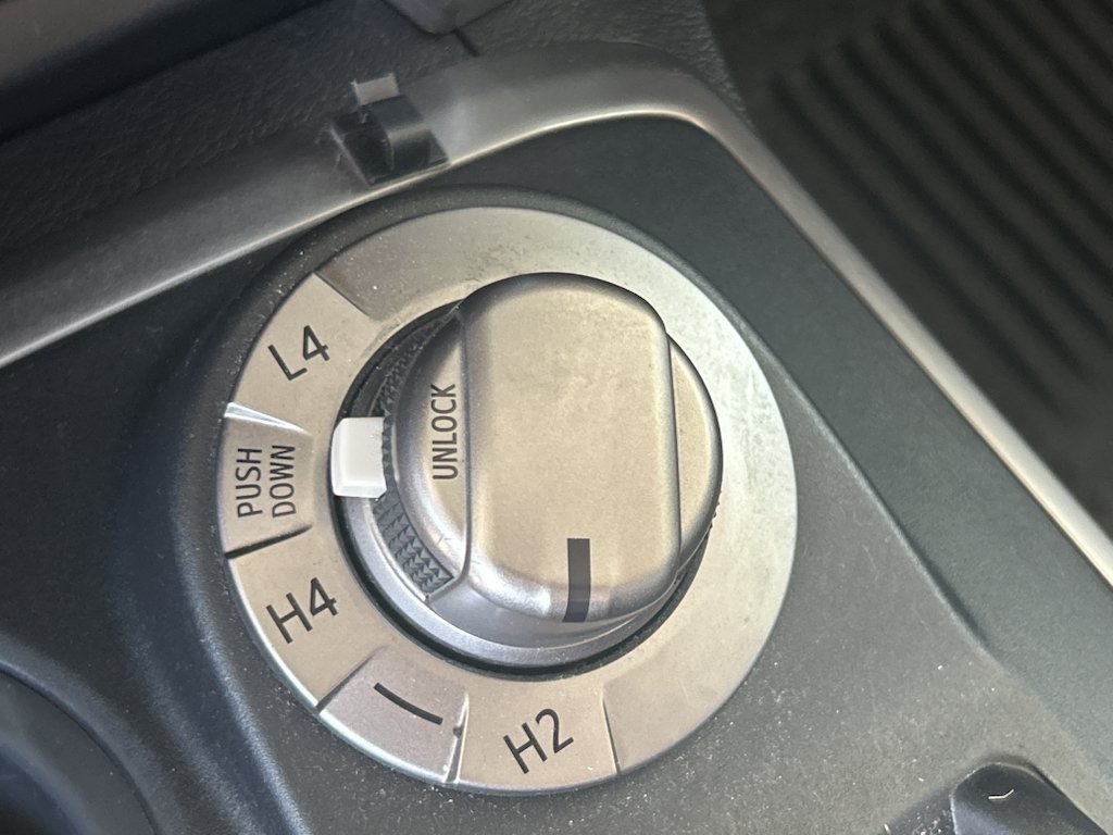 Used 2015 Magnetic Gray Metallic Toyota SR5 image 27