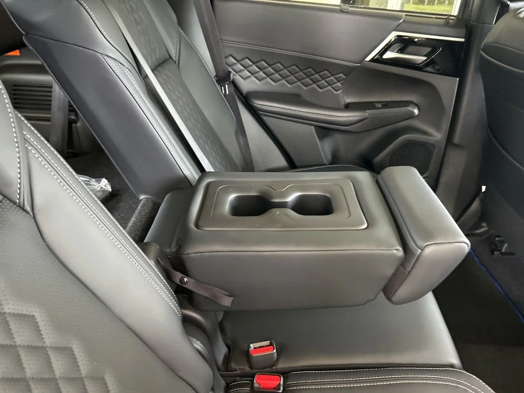 2025 Mitsubishi Outlander Plug-in Hybrid SEL Black Edition - Photo 33