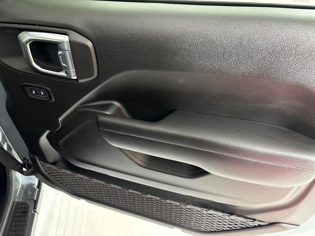 Used 2025 Gray Jeep Sport S image 14