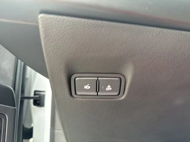 Used 2016 Arctic White Chevrolet 2LT image 16