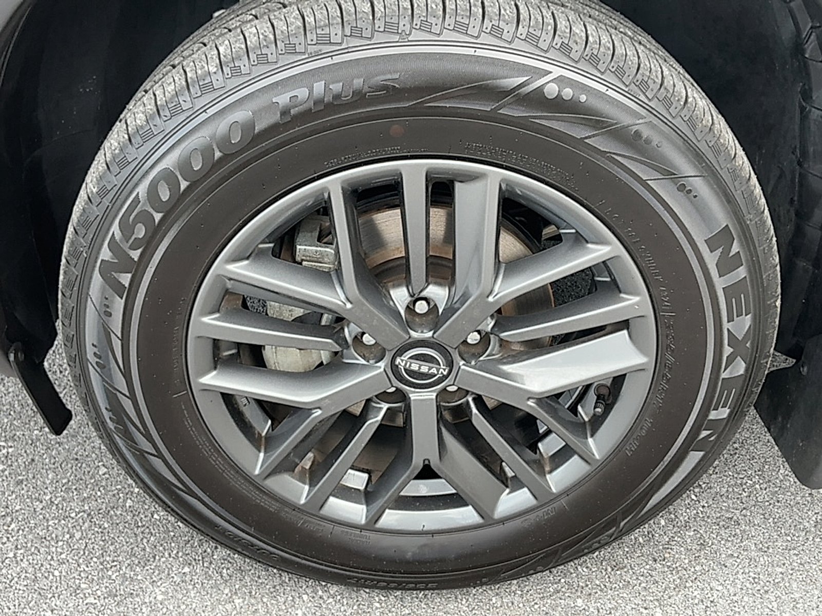 Used 2022 Glacier White Nissan S FWD image 5