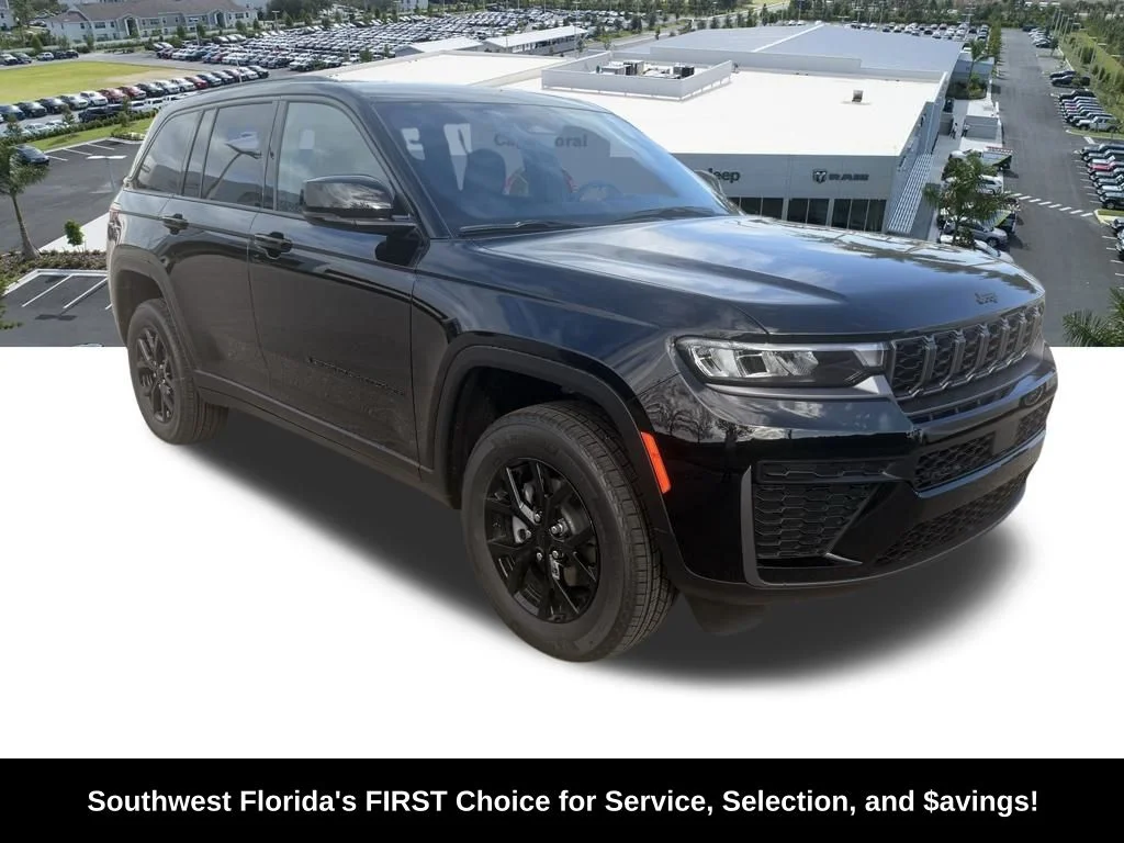 New 2026 Diamond Black Crystal Pearl-Coat Exterior Paint Jeep Altitude image 2