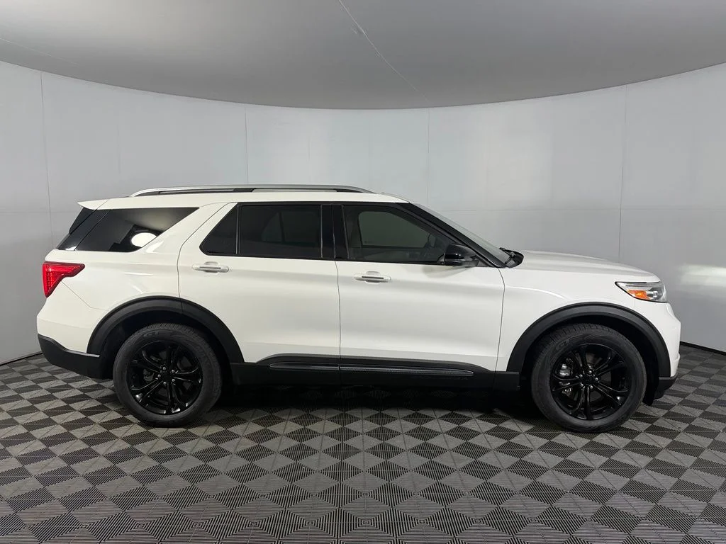 Used 2021 White Ford Limited image 6