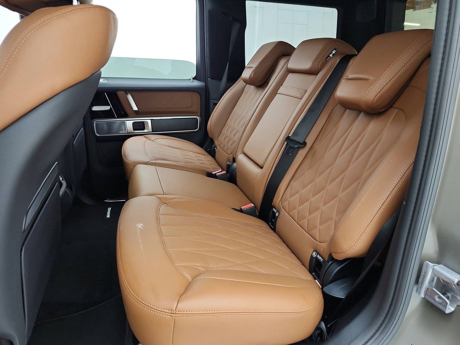 New 2027 MANUFAKTUR Dark Olive Green Magno Mercedes-Benz G 580e SUV image 32
