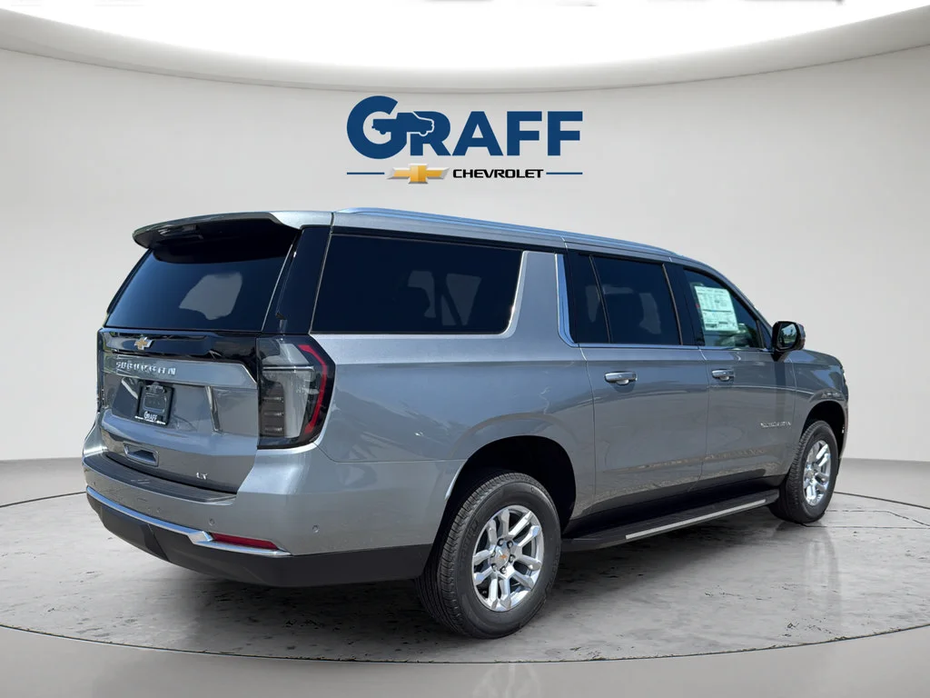 2026 Chevrolet Suburban LT - Photo 8