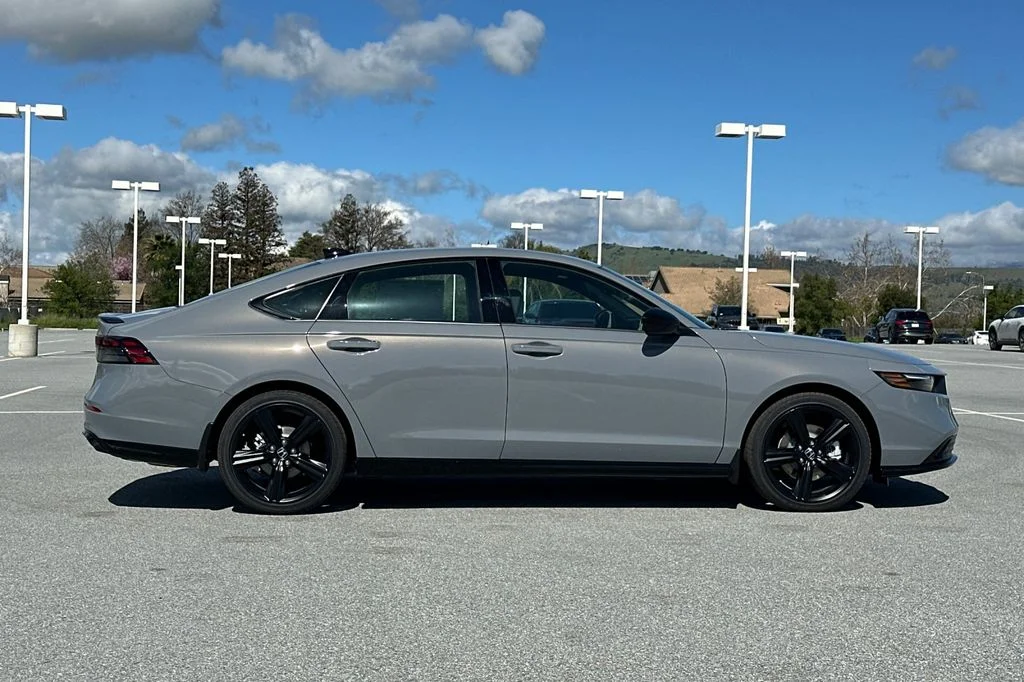 New 2026 Urban Gray Pearl Honda Sport-L image 3