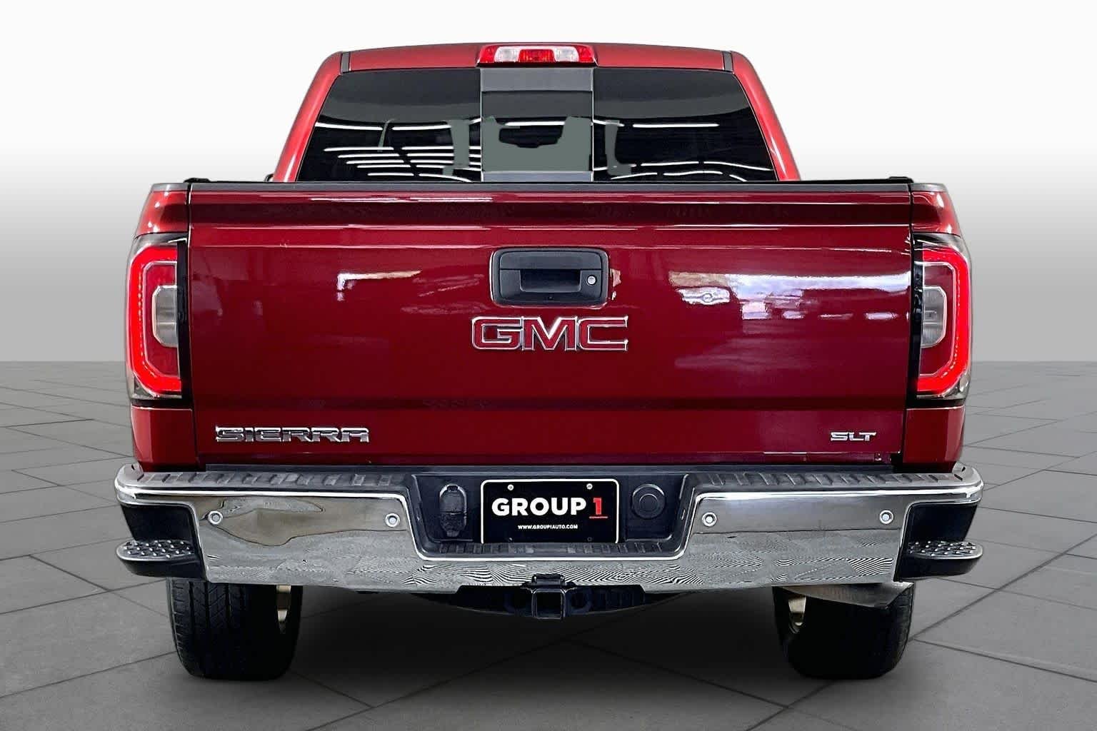 Used 2018 RED QUARTZ TINTCOAT GMC SLT image 5