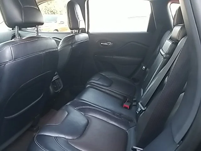 Used 2015 Black Jeep Limited image 29