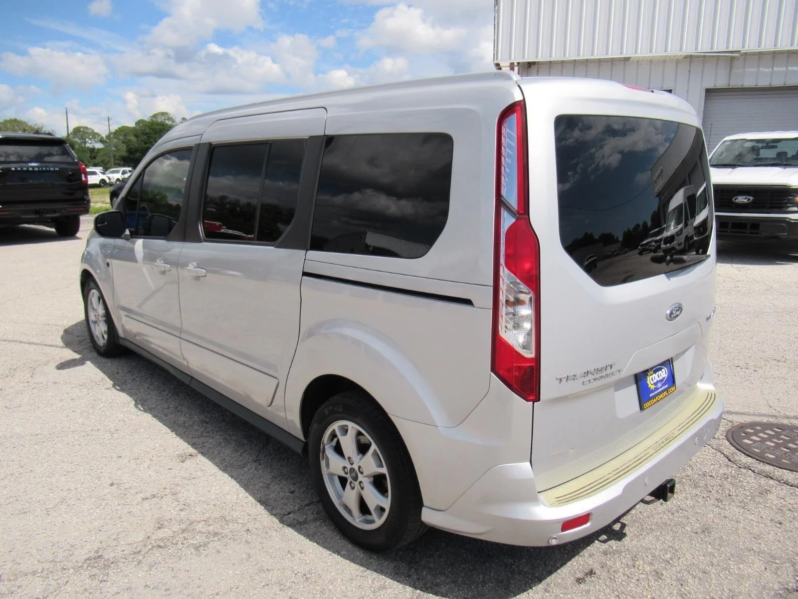 Used 2016  Ford Titanium image 5