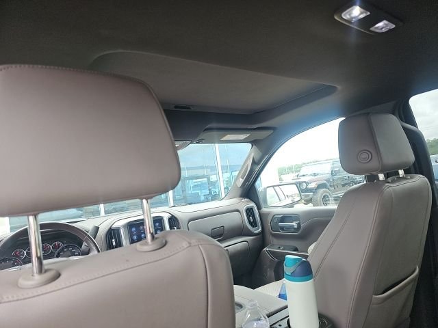 Used 2022 White Chevrolet LTZ image 17
