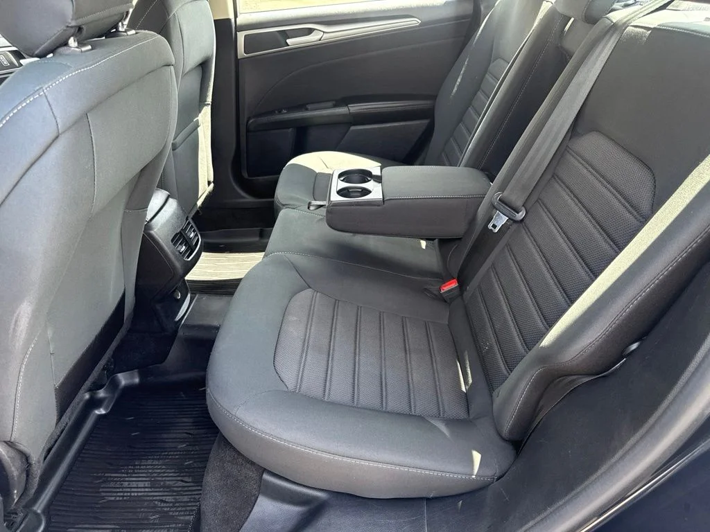 Used 2020 Blue Ford SE image 44