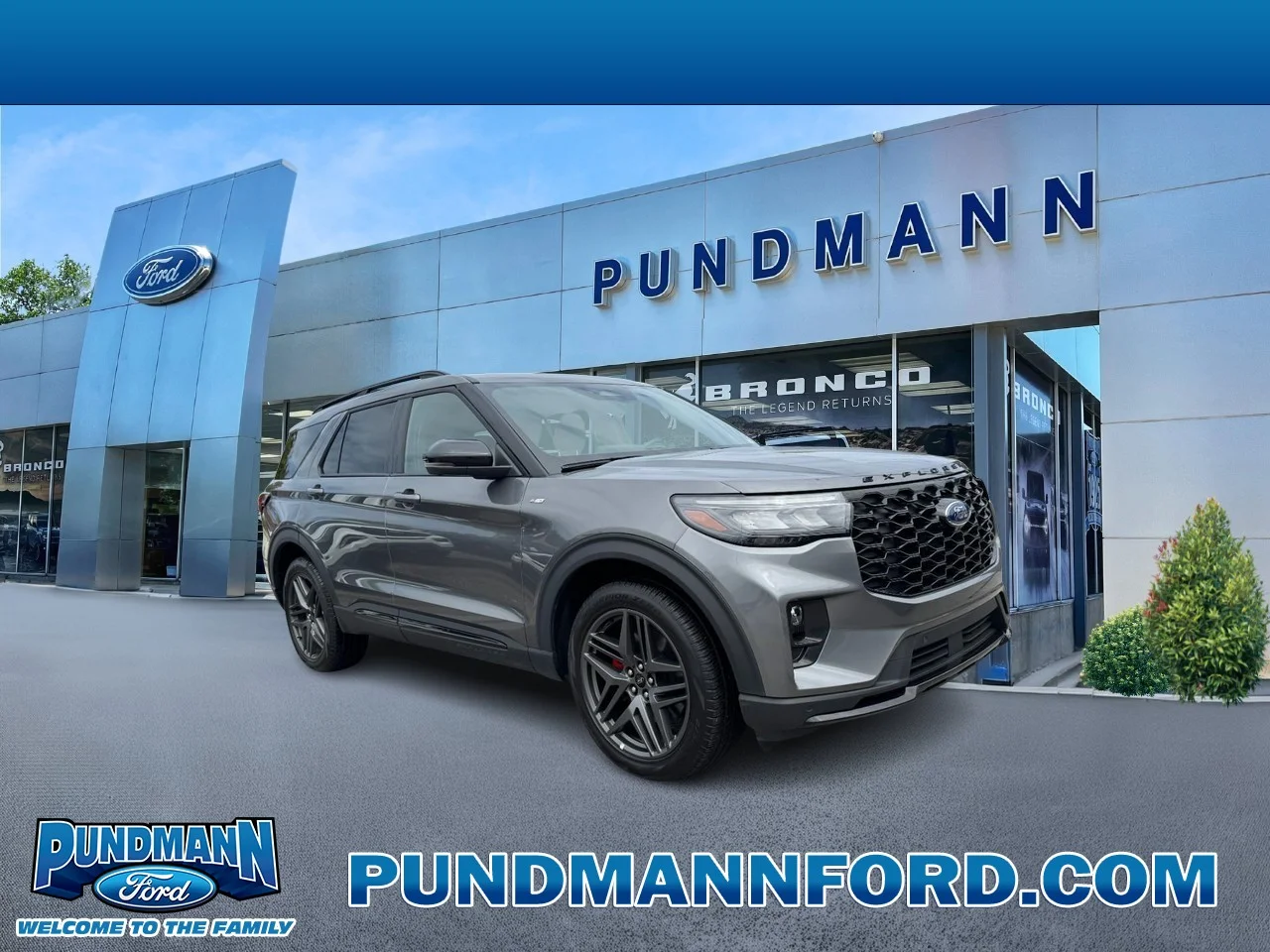 Used 2025 Carbonized Gray Metallic Ford ST-Line 4WD image 1