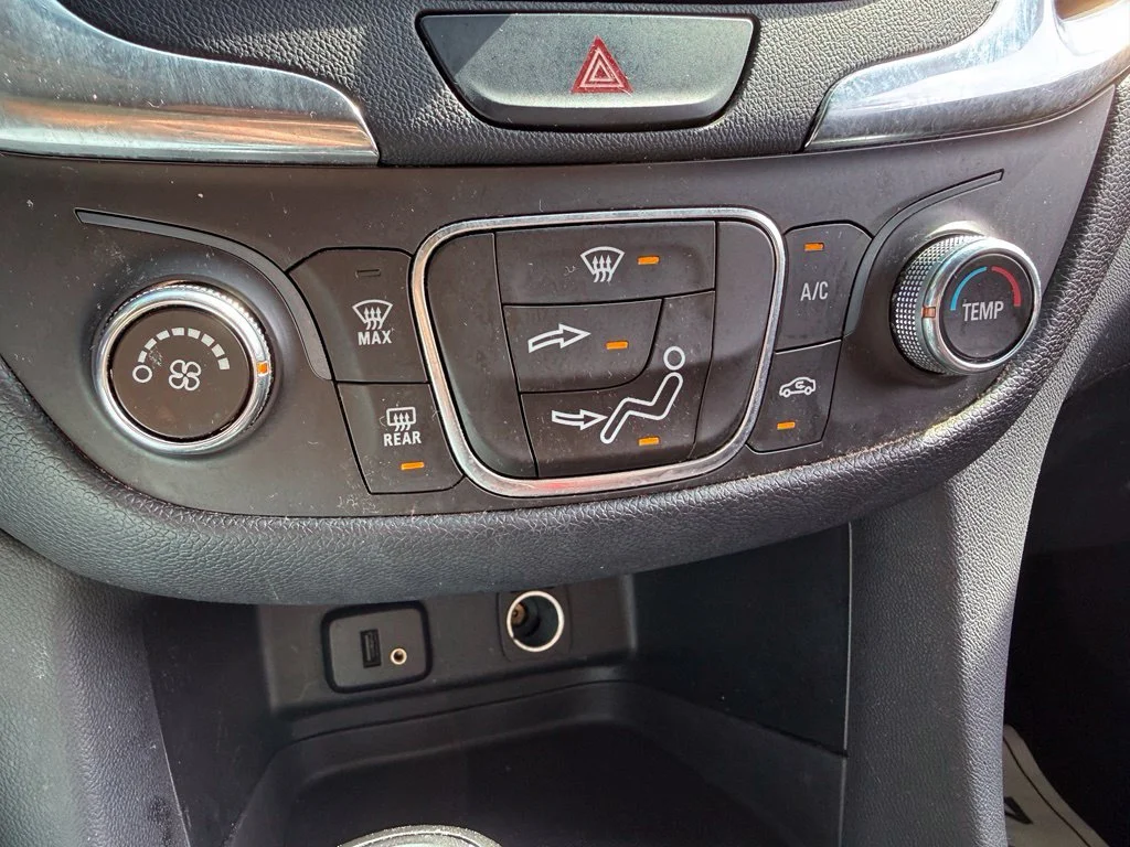 Used 2018 Silver Chevrolet LT image 39