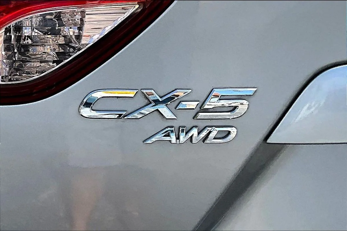 Used 2013  Mazda Touring image 22