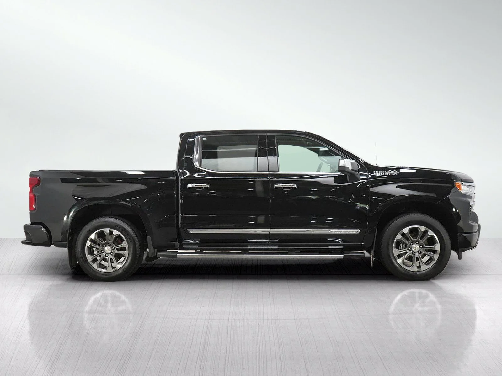 Used 2025 Black Chevrolet High Country image 6