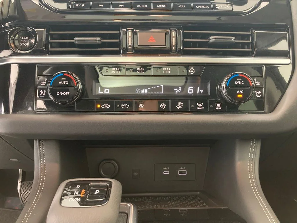 Used 2025 Gray Nissan Platinum image 11