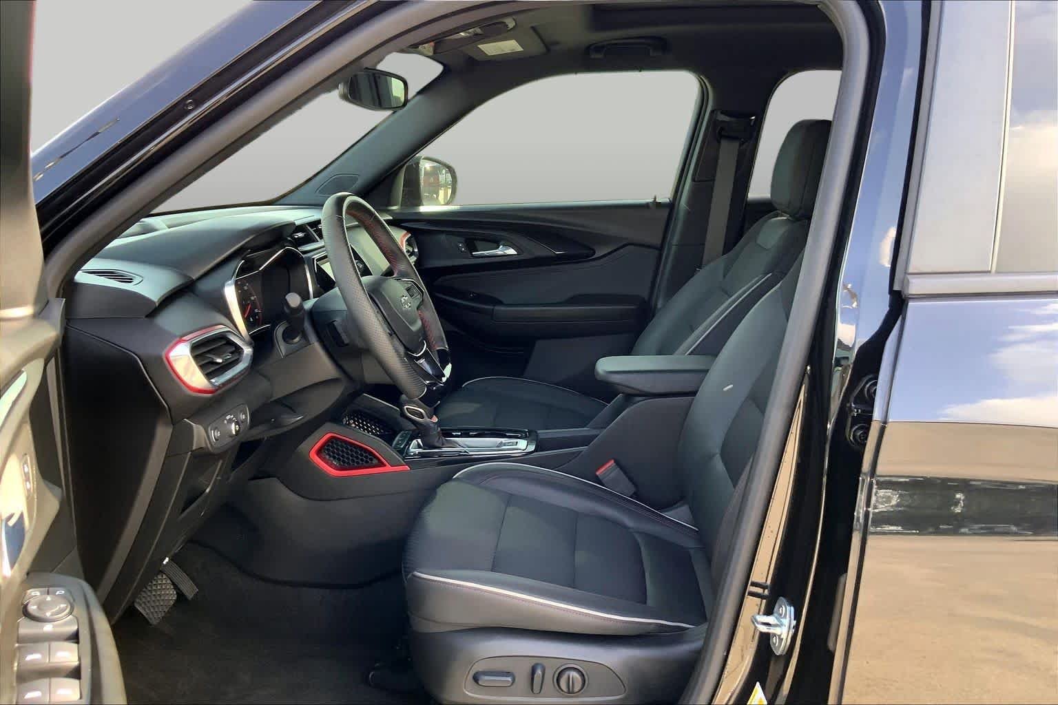 Used 2023 Mosaic Black Metallic Chevrolet RS image 8