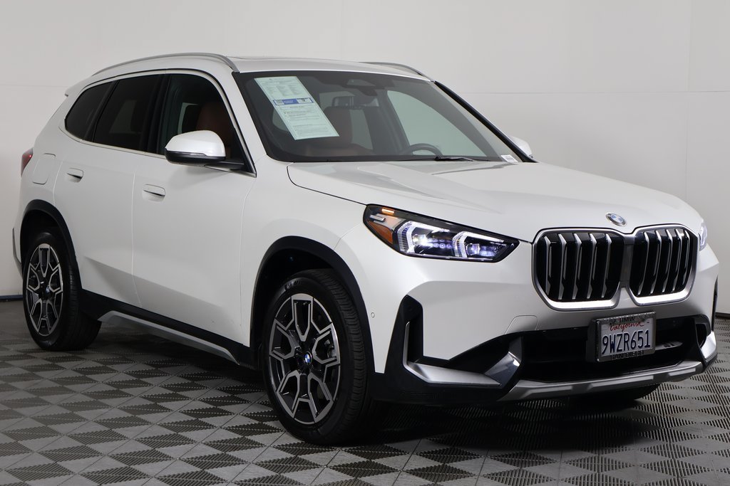 Certified Used 2026 Mineral White Metallic BMW xDrive28i image 3