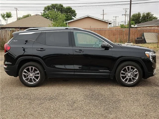Used 2023 Red GMC SLT Front-Wheel Drive image 5