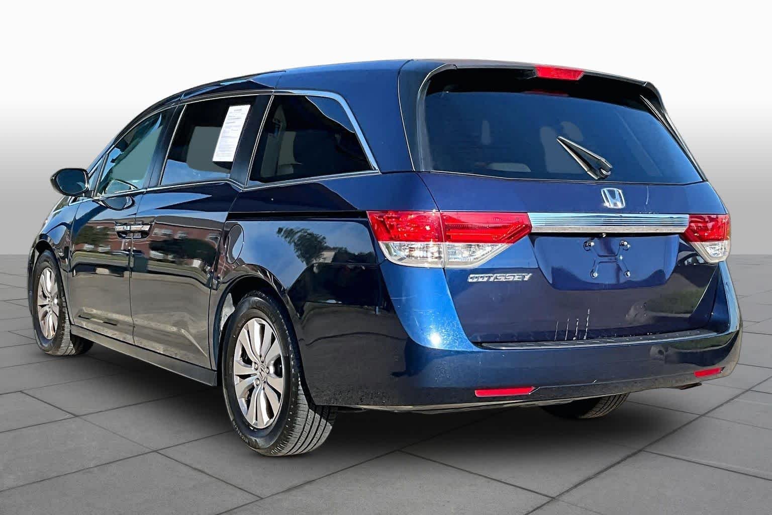 Used 2016 Obsidian Blue Pearl Honda EX-L image 11