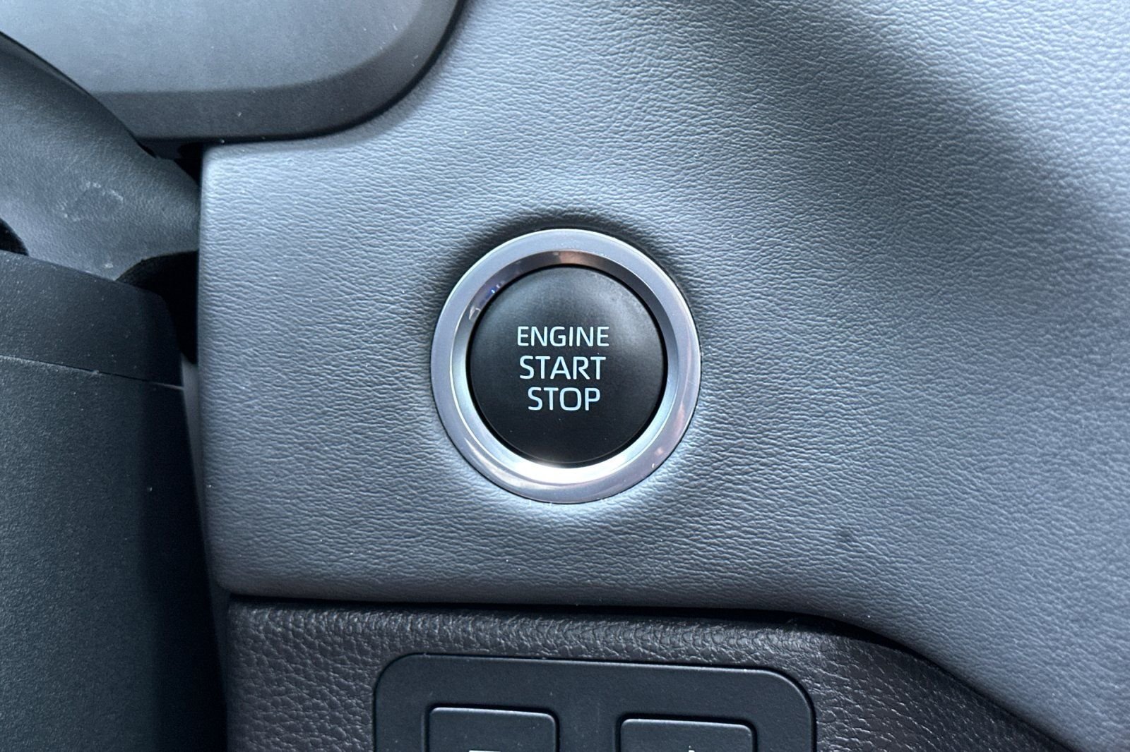 Used 2024 Silver Toyota Platinum image 21