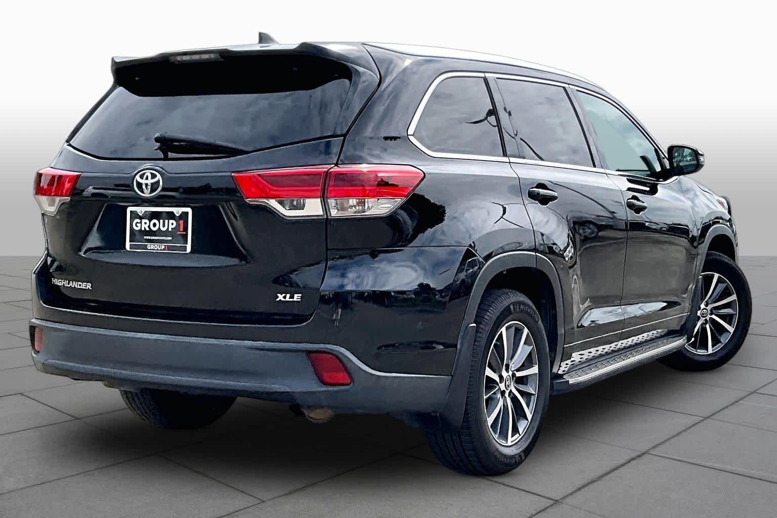 Used 2017 Midnight Black Metallic Toyota XLE image 12