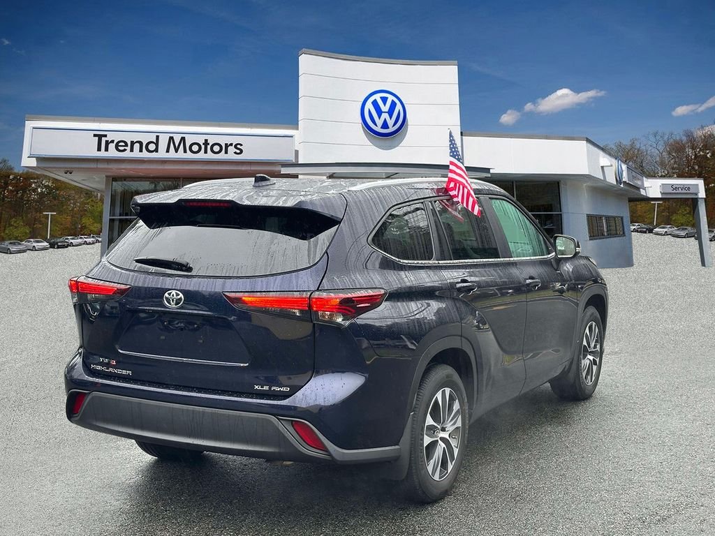 Used 2024  Toyota XLE image 6
