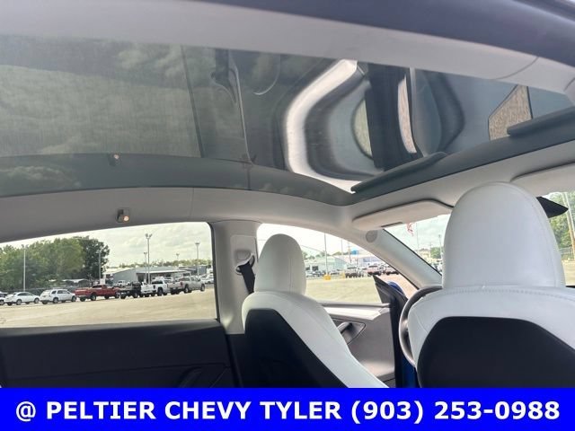 Used 2025  Tesla Long Range image 18