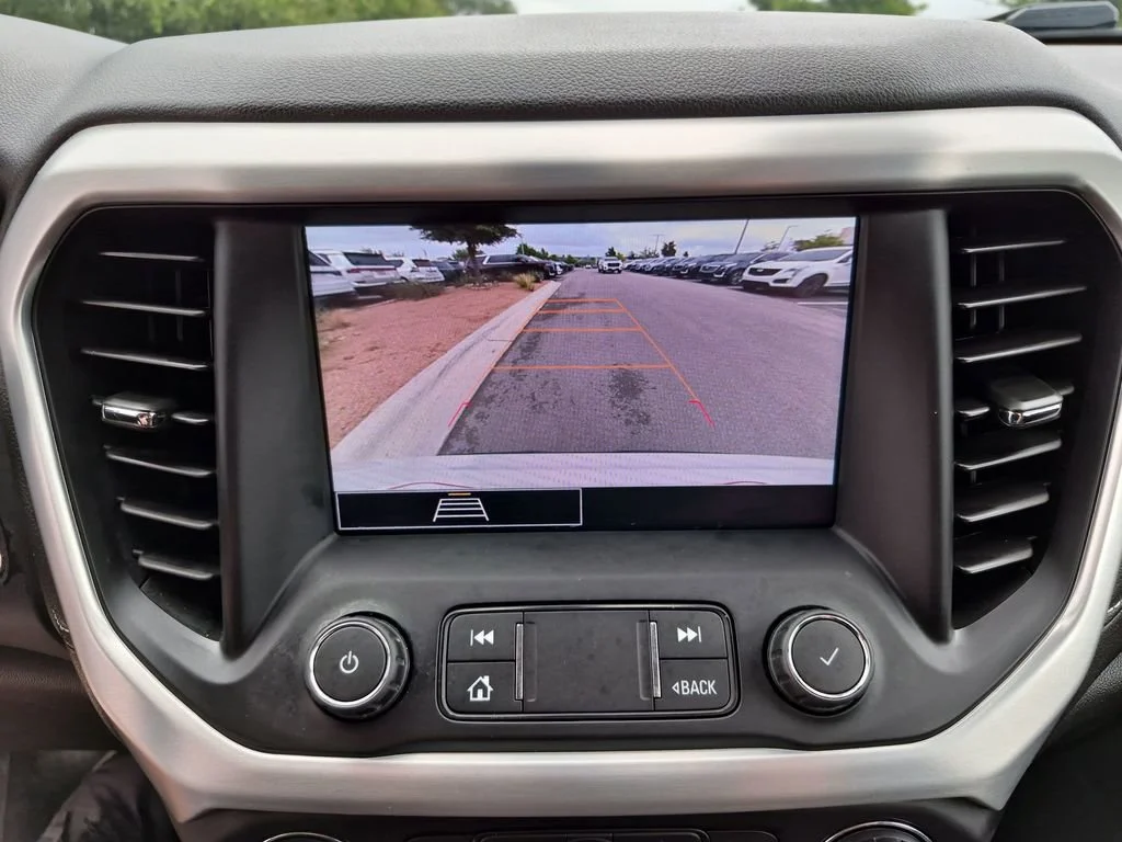 Used 2021 SUMMIT WHITE GMC SLE image 26