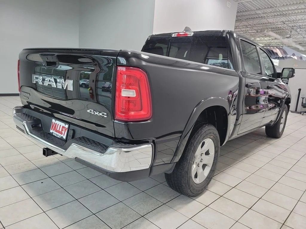New 2026 Diamond Black Crystal Pearlcoat RAM Big Horn/Lone Star image 8
