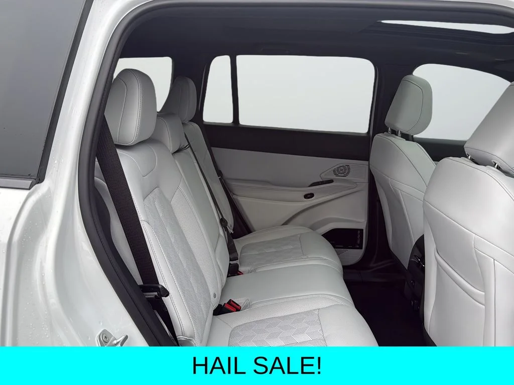 New 2026 Bright White Clear-Coat Exterior Paint Jeep Overland image 14