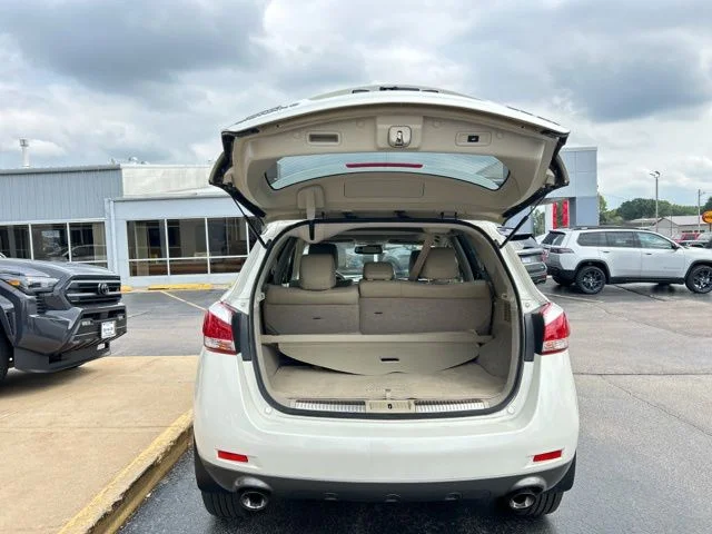 Used 2012 White Nissan SL image 10