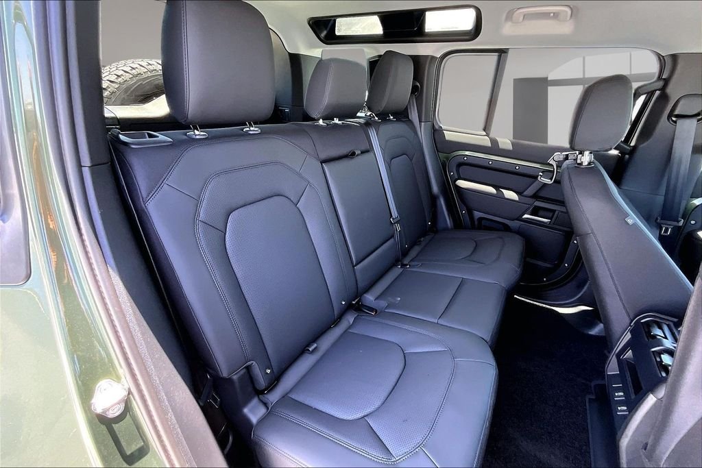 New 2026 WOOLSTONE GREEN Land Rover S image 10