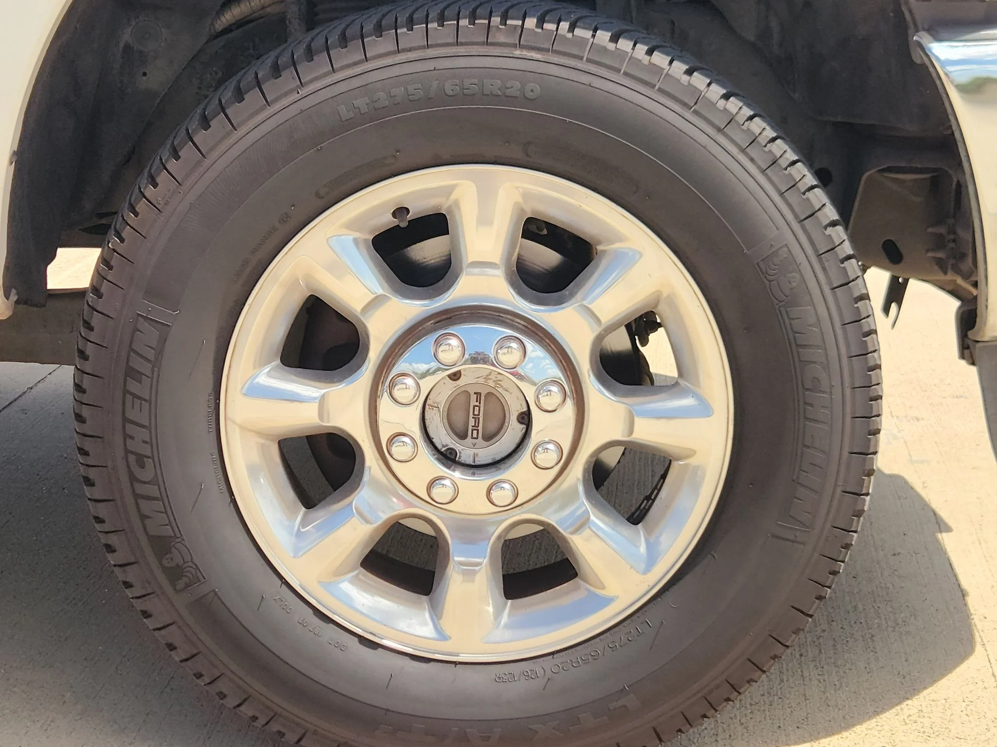 Used 2015 White Platinum Metallic Tri-Coat Ford Lariat image 11