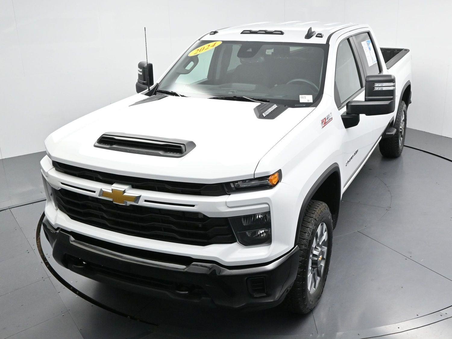Used 2024 Summit White Chevrolet Custom image 37