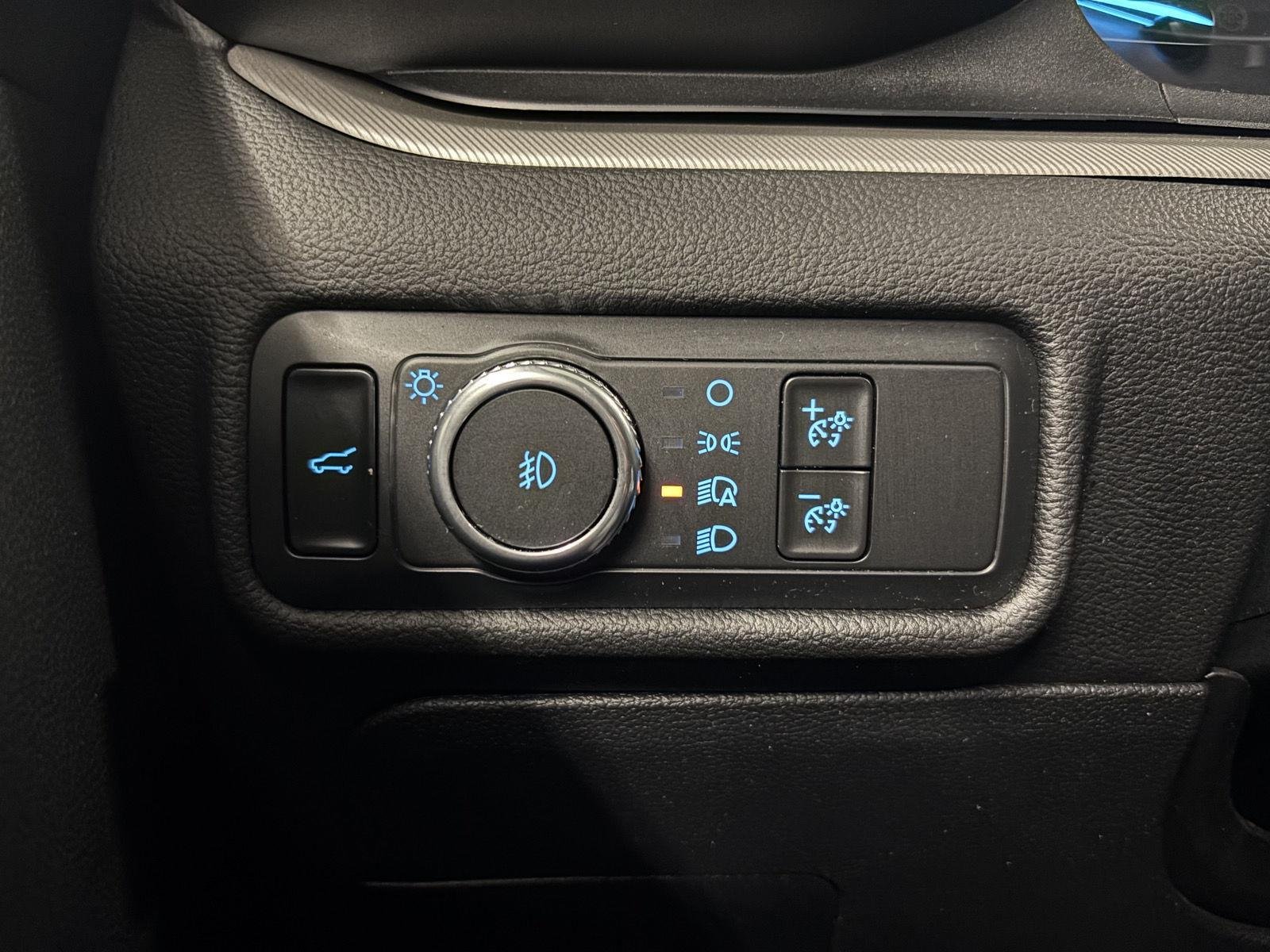 Used 2021 Agate Black Metallic Ford XLT image 10