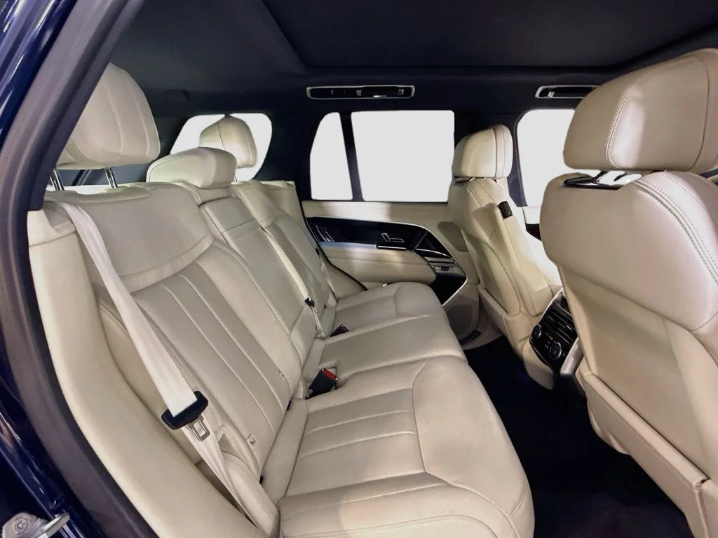 Used 2023 Blue Land Rover SE image 17