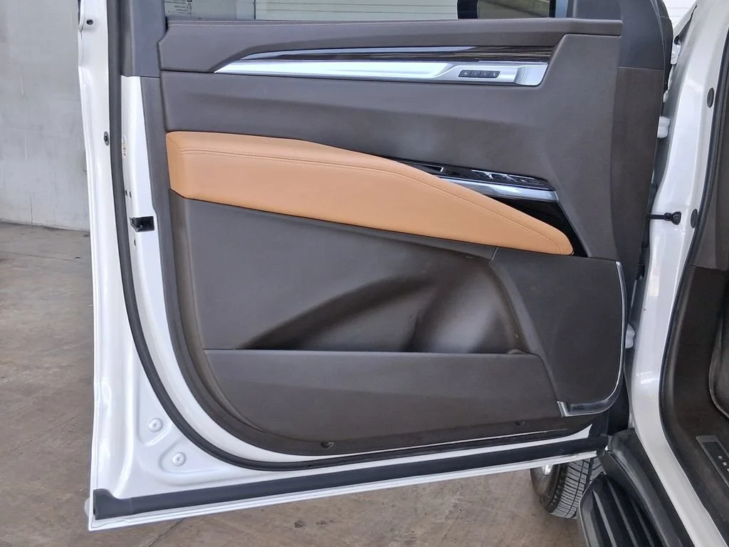 Used 2025 Crystal White Tricoat Cadillac Premium Luxury image 19
