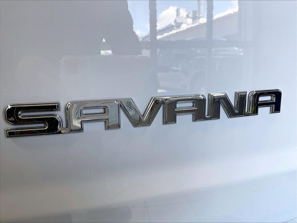 Used 2025 White GMC Work Van image 27