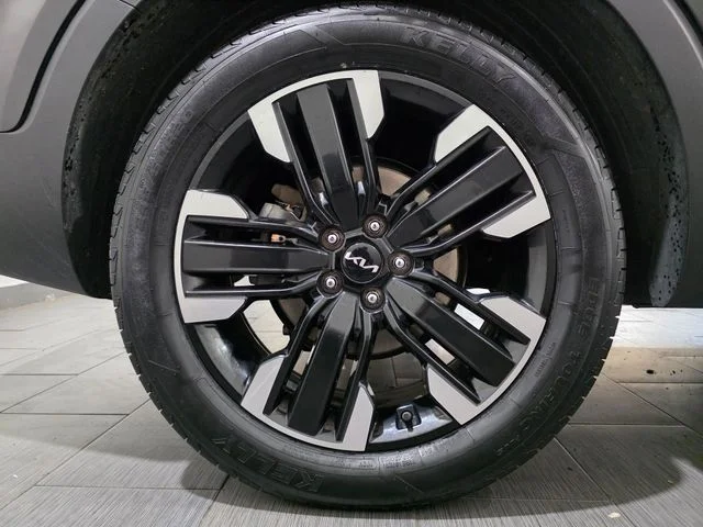 Used 2024 Black Kia SX image 24