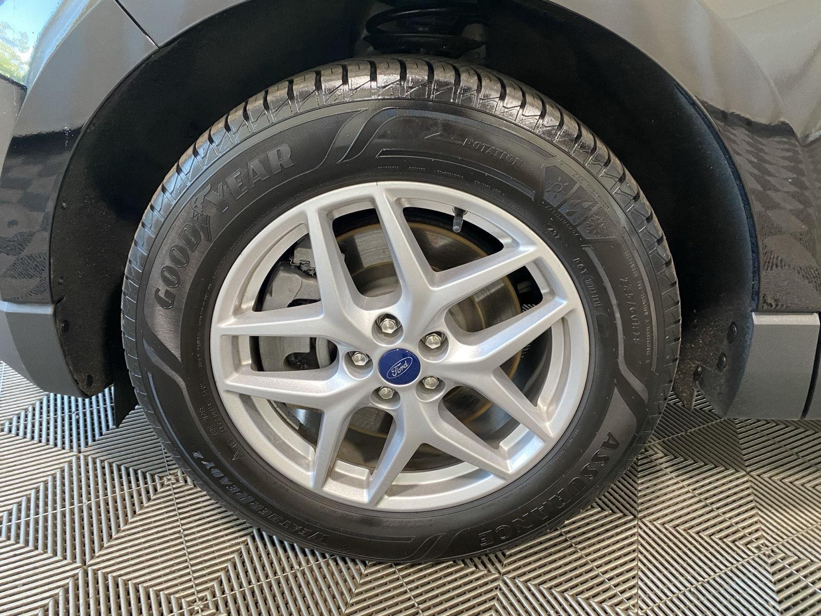 Used 2022 Agate Black Ford SEL image 10