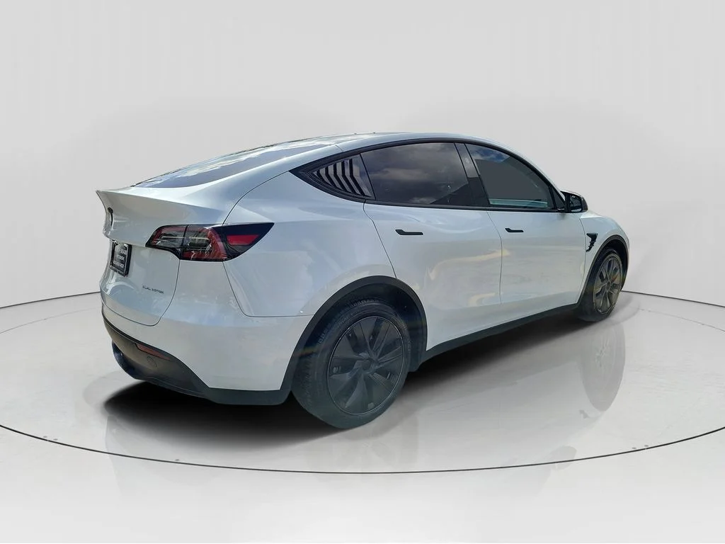 Used 2024 White Tesla Long Range image 7
