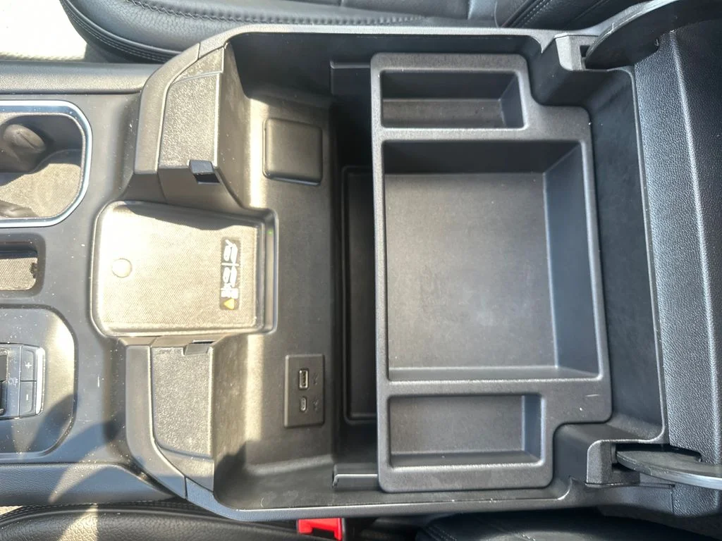 Used 2024 Silver GMC Denali image 17