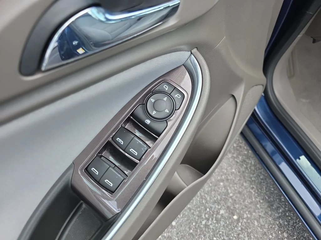 Used 2021 Blue Chevrolet LT image 11