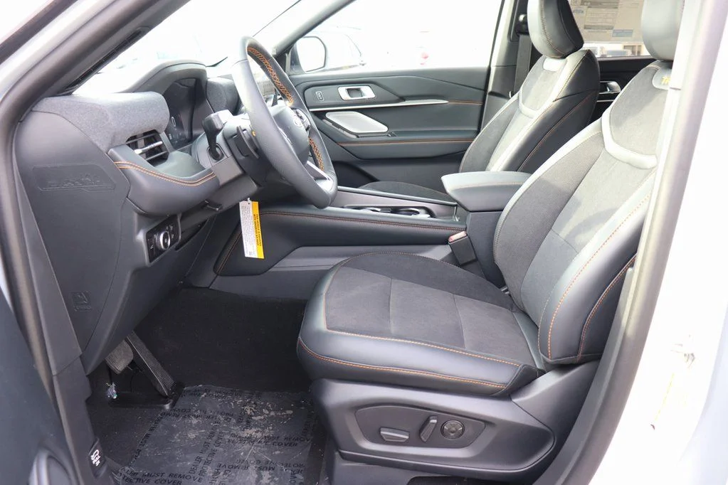 New 2026 Space White Metallic Ford Tremor® image 31