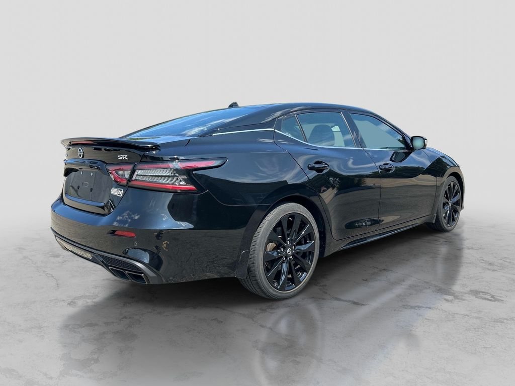 Used 2022 Black Nissan SR image 5
