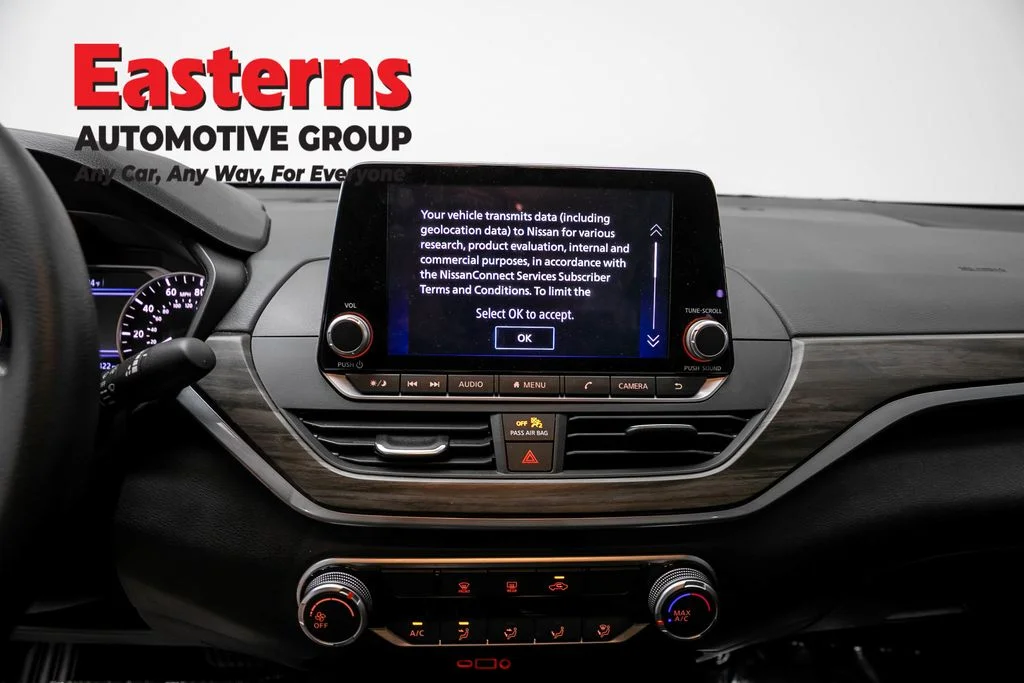 Used 2025 Gray Nissan 2.5 SV image 12